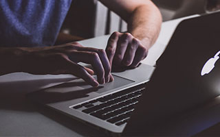 开云体育APP下载-马刺后场双枪组合初见锋芒，马刺双雄