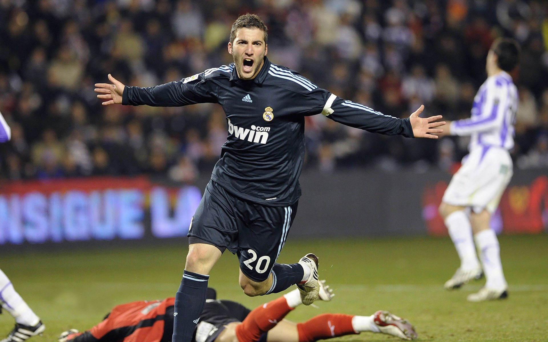 开云·Kaiyun网页版-足球社区联赛视频集锦点击量突破百万，足球联赛的视频